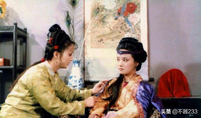 宝玉车内玩平儿第六回(第六回平儿宝玉凤姐)