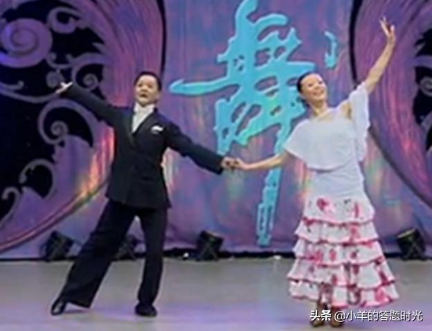 交谊舞慢四步初学入门学交谊舞